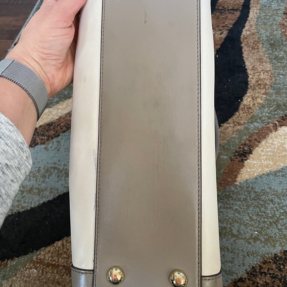 Michael Kors East West Hamilton Bag - Picture 8 of 11